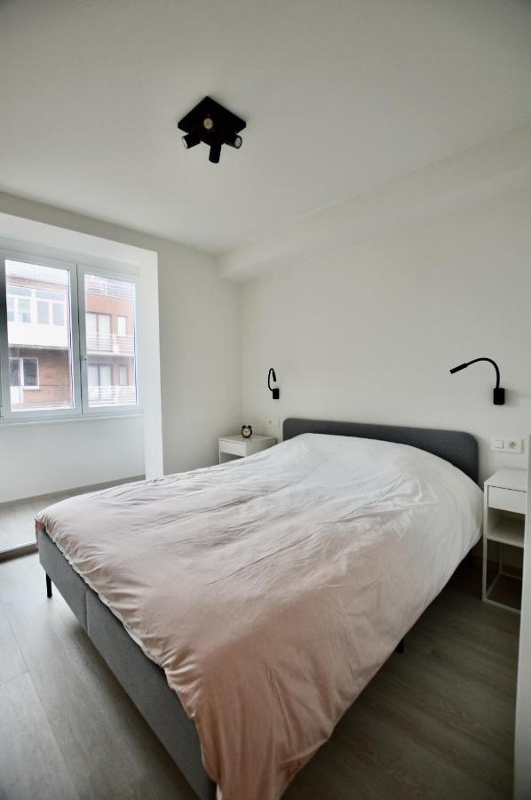 Ruim En Lichtrijk Appartement Op 100M Van Zee Te Koksijde Exteriör bild