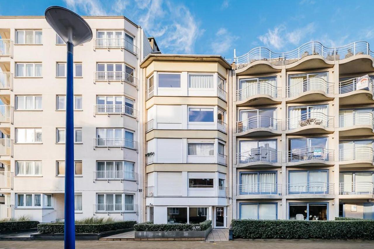 Ruim En Lichtrijk Appartement Op 100M Van Zee Te Koksijde Exteriör bild